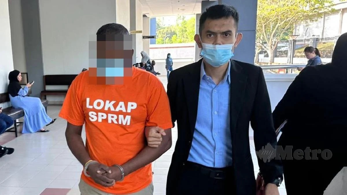 பத்தாண்டு காலமாக ஏமாற்றி வந்த நபர் பிடிப்பட்டார்