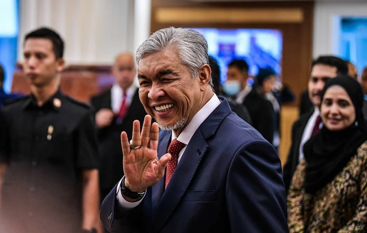 கடப்பிதழை திரும்ப ஒப்படைத்தது தவறான தோற்றத்தை ஏற்படுத்தலாம்