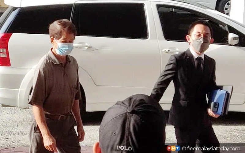 இடையூறு விளைவித்ததாக முதியவர் குற்றஞ்சாட்டப்பட்டார்