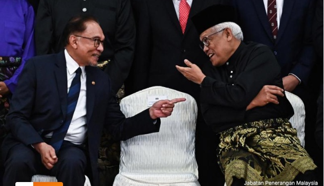 வாராந்திர விவாதத்தில் பங்கேற்க வேண்டும்