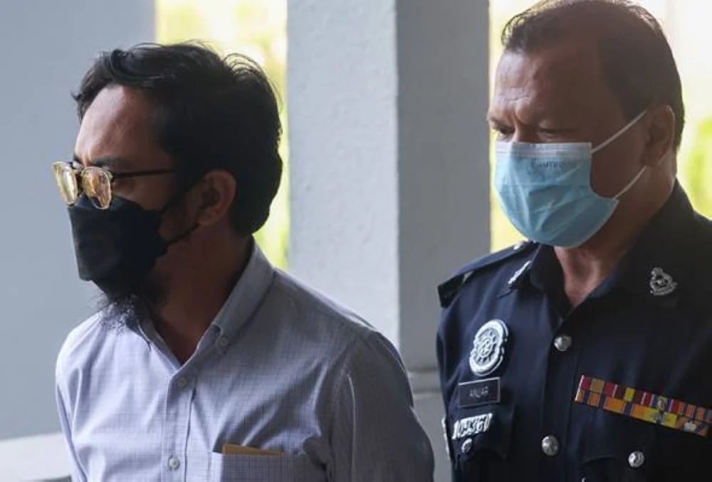 ஊழல் வழக்கில் மூவர் கைது