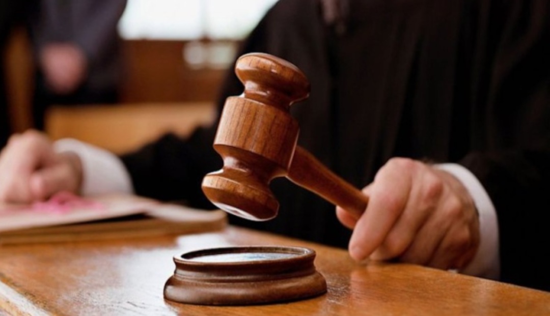 ஆடவர் மீது நிந்தனைக் குற்றச்சாட்டு