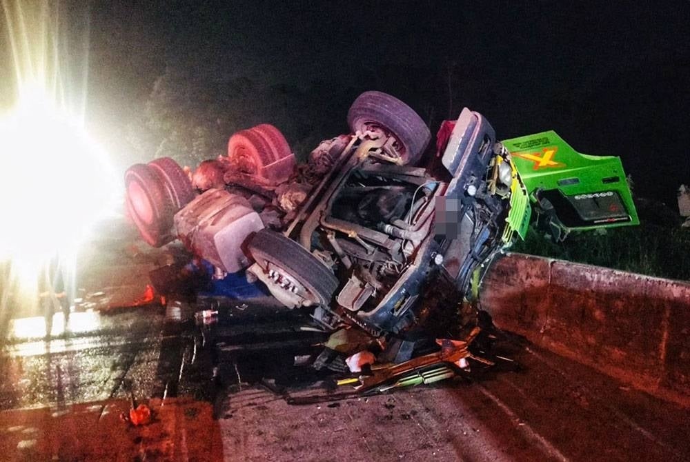 லோரி கவிழ்ந்ததில் ஆடவர் ஒருவர் பலி