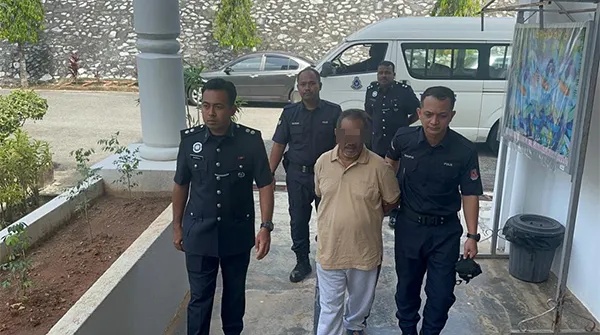 தந்தை மீது பாலியல் குற்றச்சாட்டு