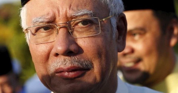 அரச மன்னிப்புக் கேட்டு பெட்டிஷன் தொடங்கப்பட்டது.