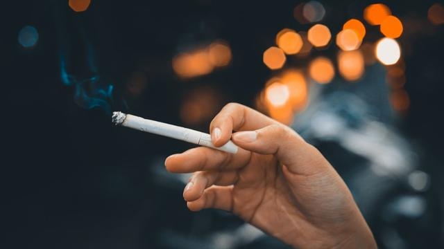 மாணவர்கள் மத்தியில் புகைப்பிடிக்கும் பழக்கம் அச்சத்தை ஏற்படுத்துகிறது