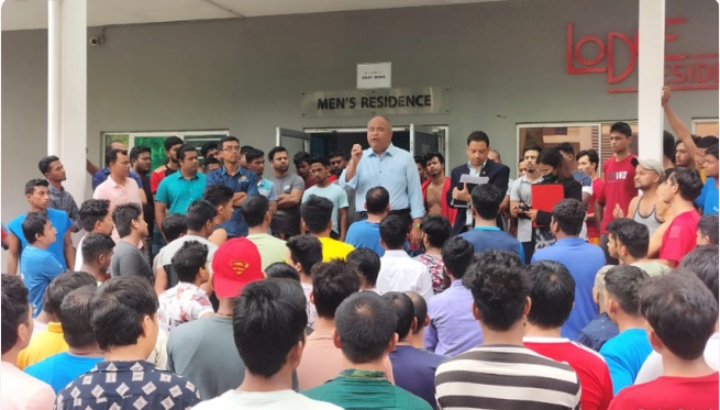 300 க்கும் மேற்பட்ட நேபாள பிரஜைகள் அவதி