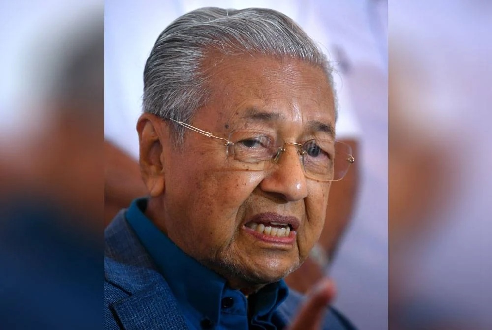 மலாய்க்காரர்களின் ஏழ்மை நிலையில் கவனம் செலுத்துவீர்