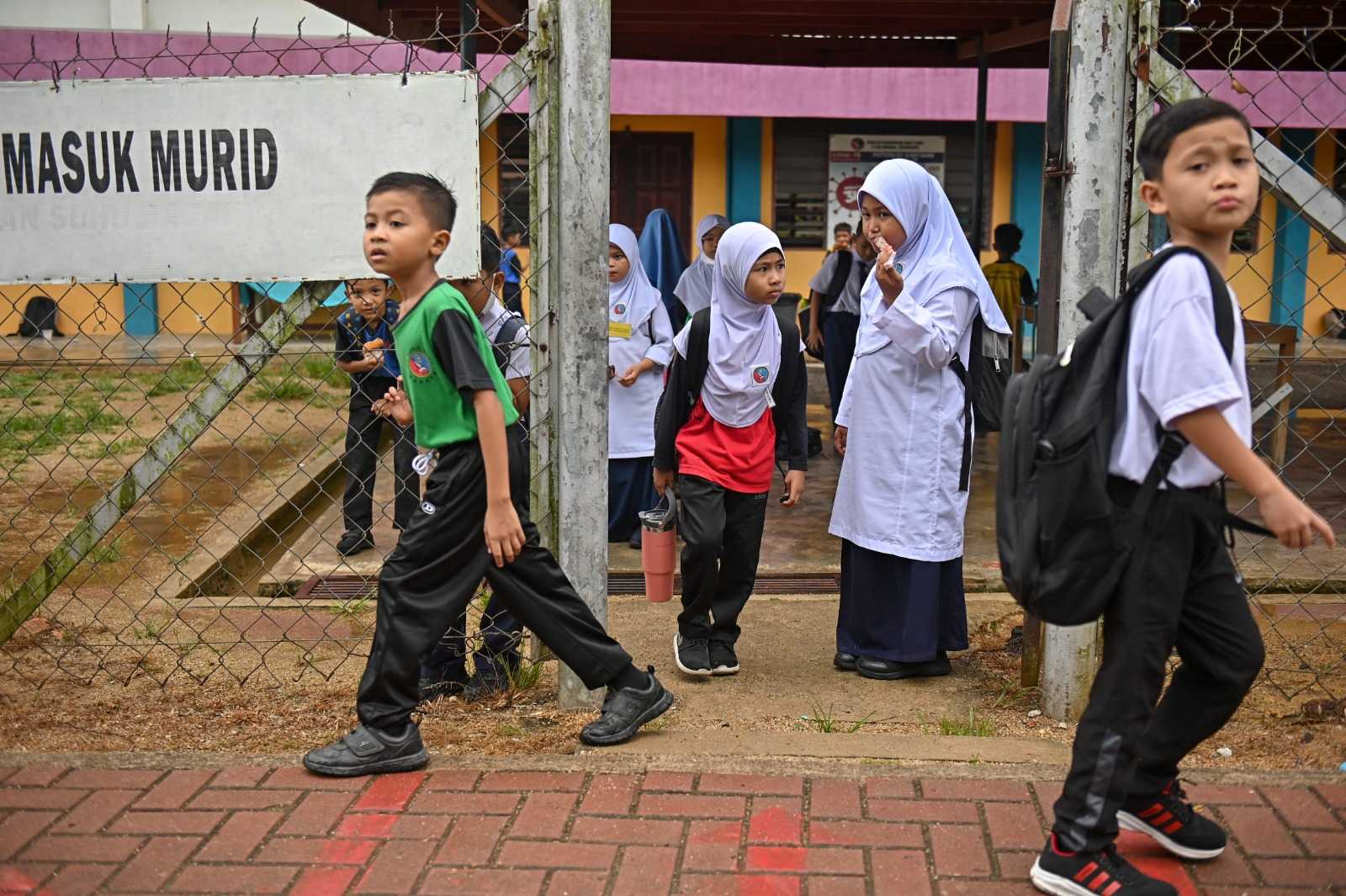 பள்ளி வெளிப்புற நடவடிக்கைகள் தற்காலிகமாக நிறுத்தம்