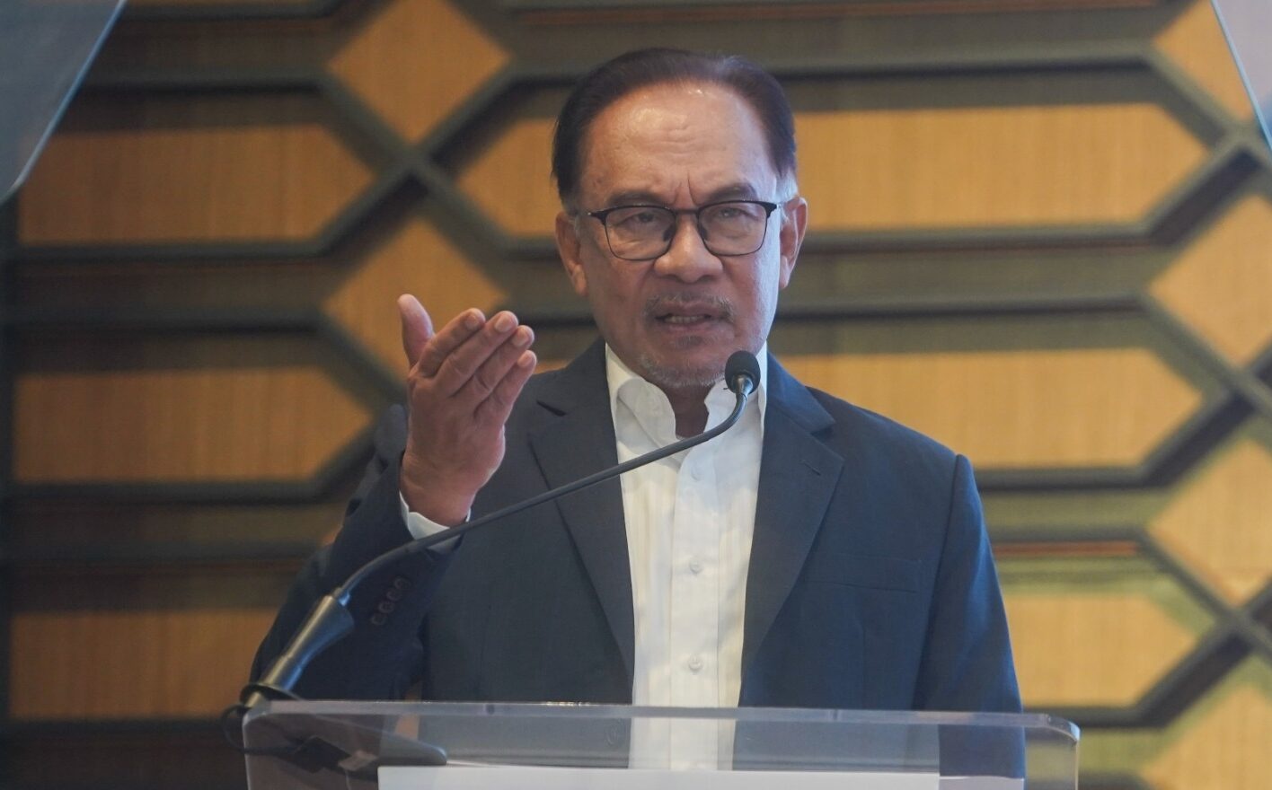 போக்குவரத்து விதிகளை மீறுவோர் மீது நடவடிக்கை எடுக்கப்படும்