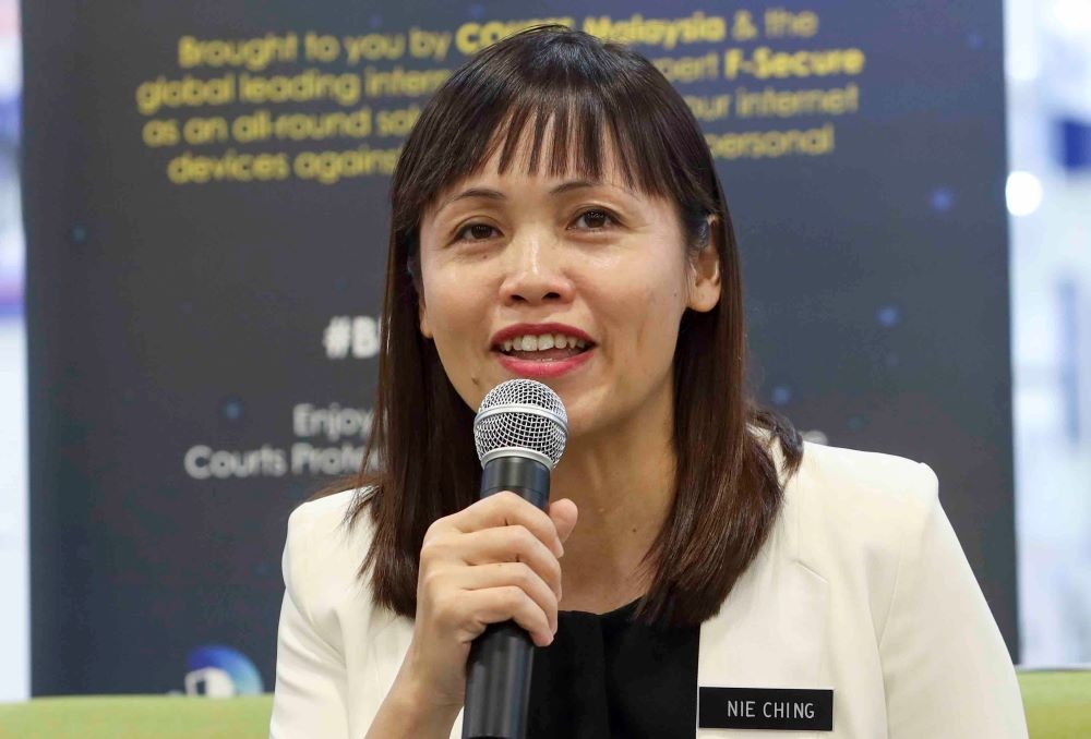 போலியான தகவல்களை அமைச்சு கண்காணிக்கிறது