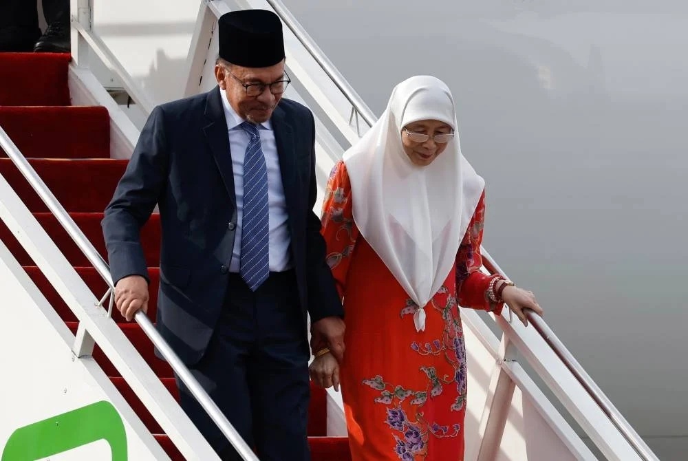 இந்தோனேசியா சென்றடைந்தார் பிரதமர்