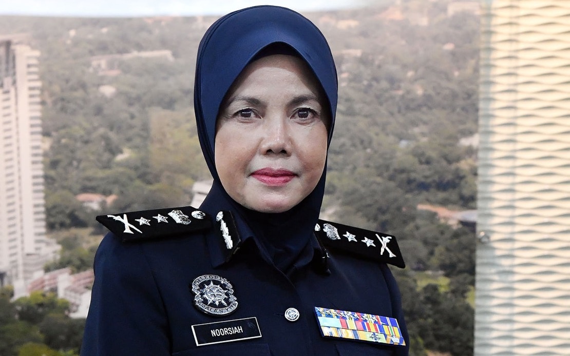 பேரா சுல்தான் நிந்தனை, பெண் கைது