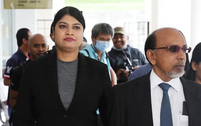 ஷிலா ஷேரன் பணியிடை நீக்கம் செய்யப்ட்டுள்ளார்