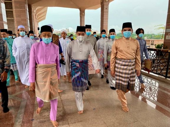 துன் மகாதீரை யாரும் கண்டு கொள்ளாதது பெரும் பரபரப்பை ஏற்படுத்தியது