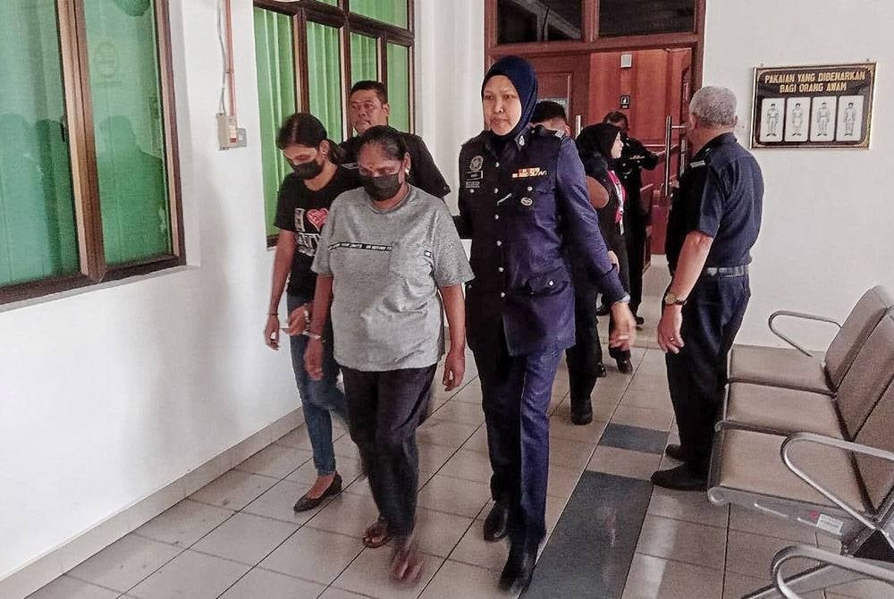 தாயும் மகளும் நீதிமன்றத்தில் குற்றஞ்சாட்டப்பட்டனர்