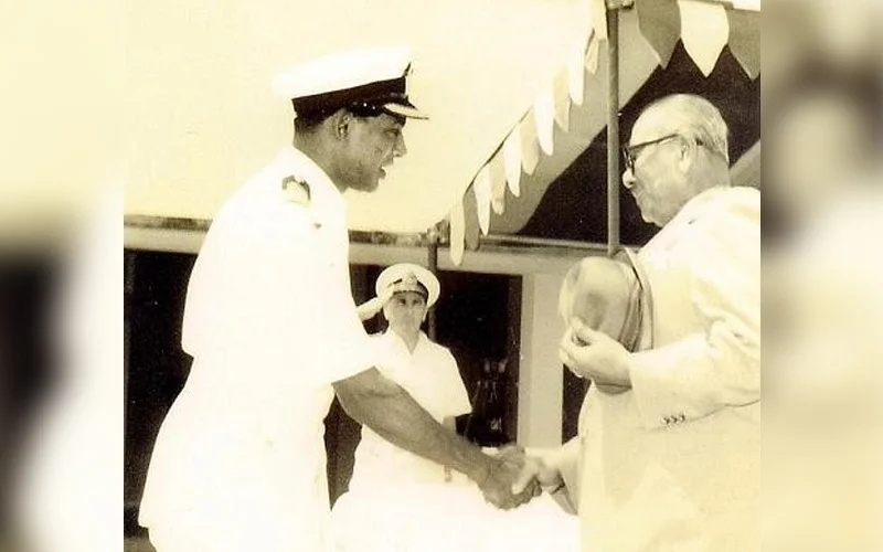 துங்கு விரும்பியது கோலக்கிள்ளான், தனபால சிங்கம் தேர்ந்தெடுத்தது லுமூட்