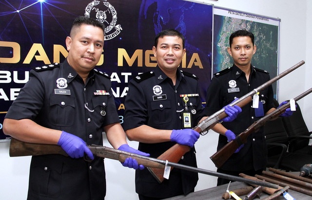 மூவர் கைது