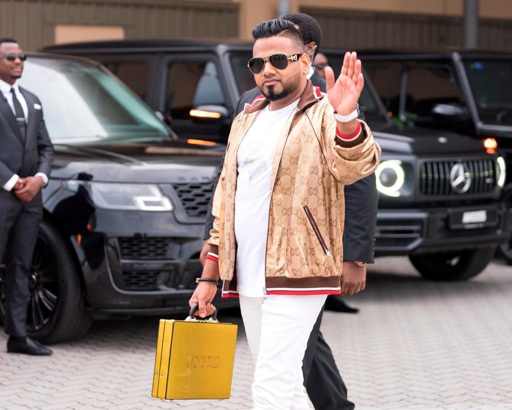 எஸ்.பி.ஆர்.எம் பிடியில் சிக்கிய தொழில் அதிபர் டத்தோ மாலிக்  ஜாமீனில் விடுவிக்கப்பட்டார்