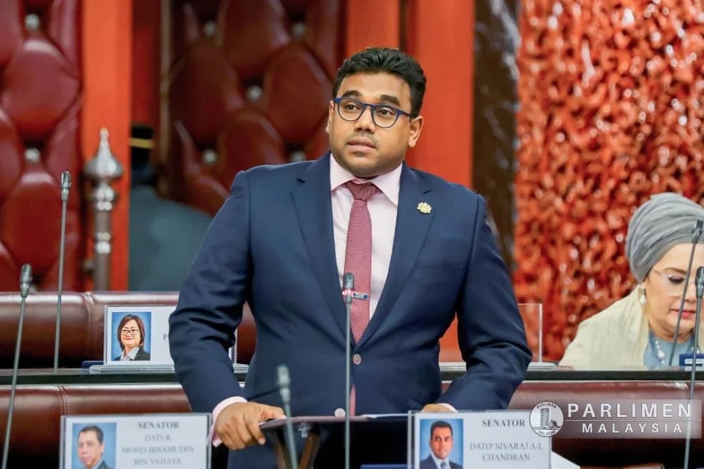 பல்லினக் கட்சியில் இணைவரை சிவராஜ் பரிசீலிக்கிறார்