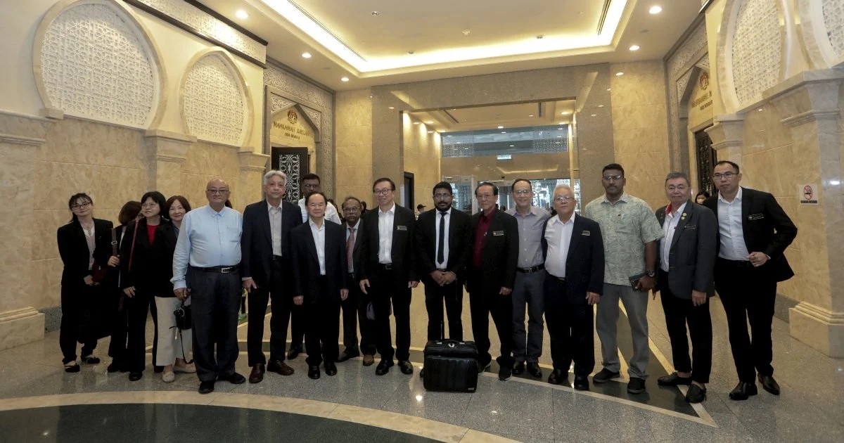 தமிழ், சீனப்பள்ளிகள் செயல்படுவதற்கு அரசமைப்புச் சட்டம் உத்தரவாதம் வழங்கவில்லை அப்பீல் நீதிமன்றத்தில் மலாய் அமைப்புகள் வழக்கறிஞர் வாதம்