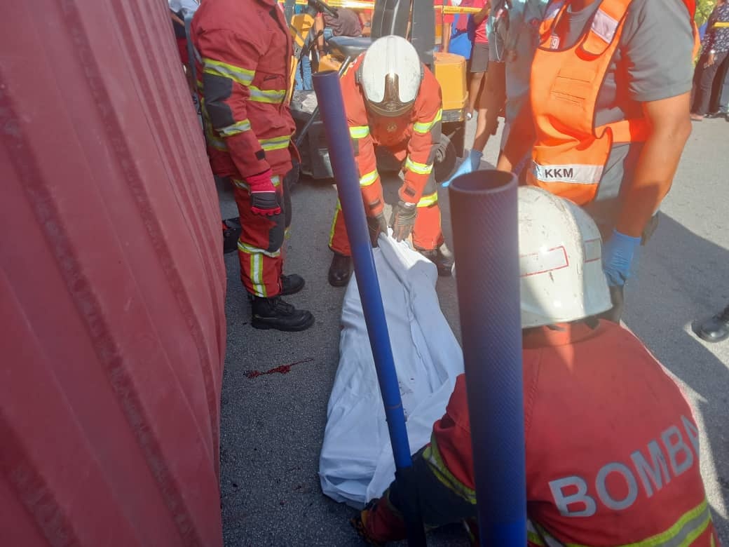 கொண்தெனா வில் கார் மோதி ஆடவர் பலி