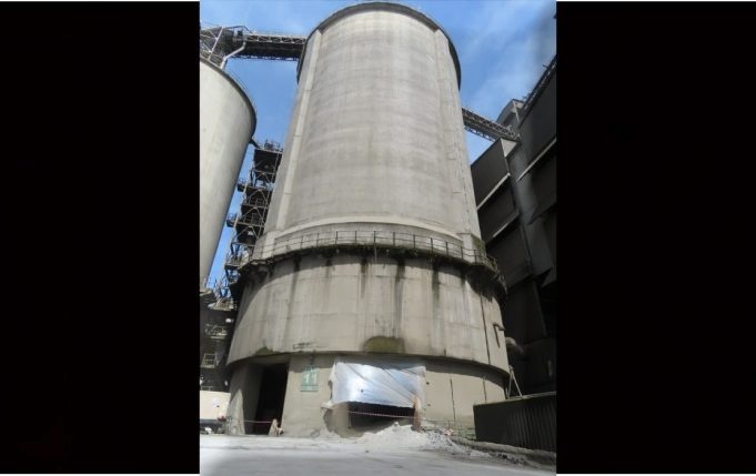 சிமிண்டு துகளில் புதையுண்டு அந்நிய ஆடவர் மரணம்