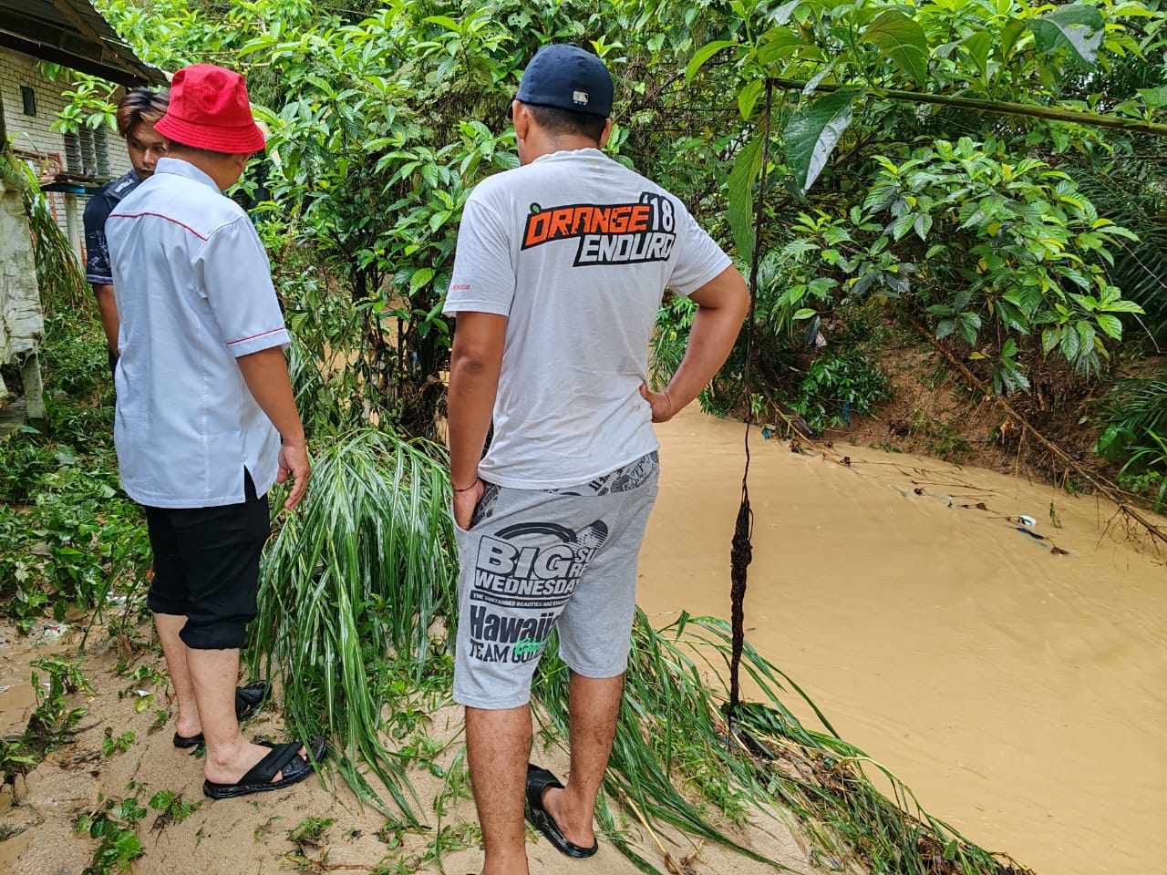 பாதிக்கப்பட்ட மக்களுக்கு அவாங் தே உதவி