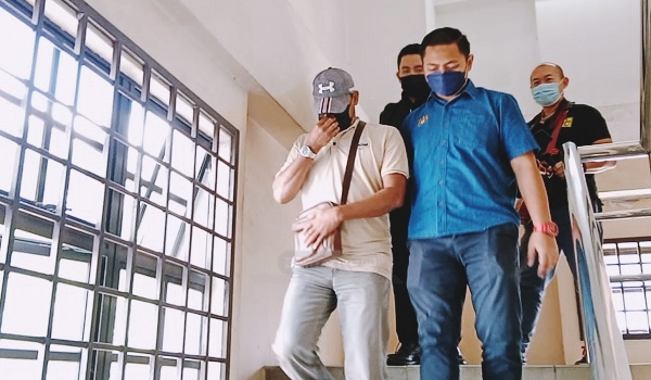 லஞ்சம் வாங்கியதாக ஆடவர் குற்றச்சாட்டு