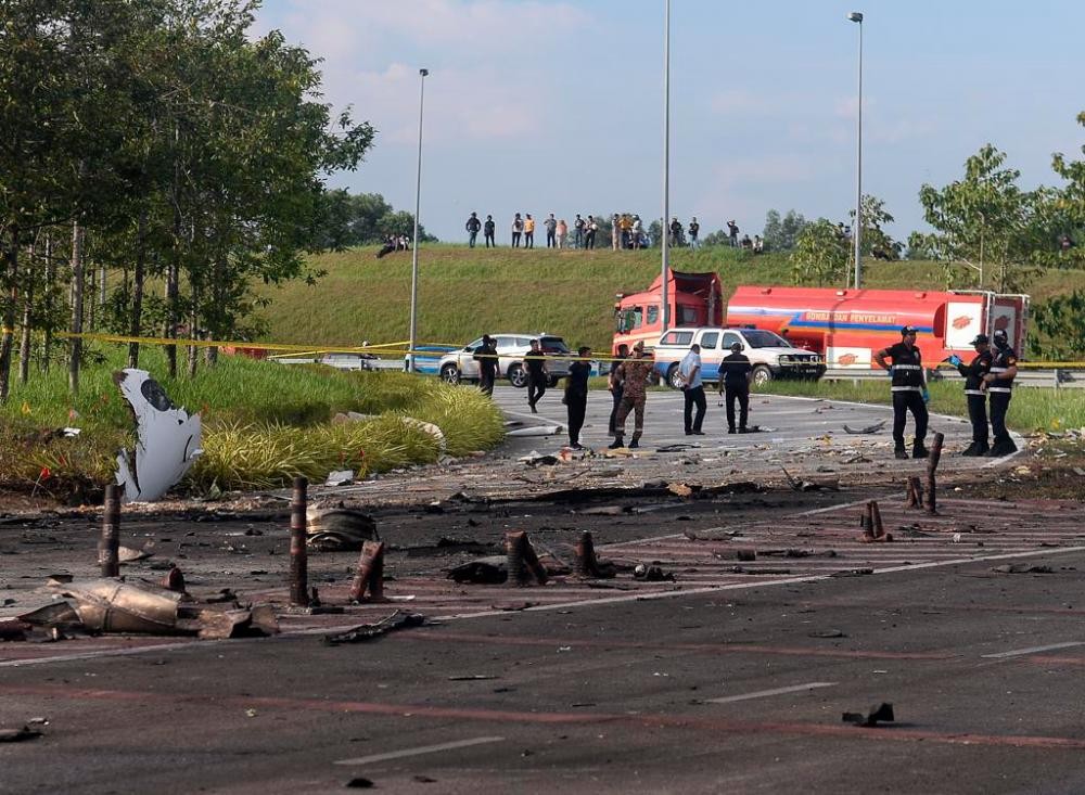 பிரதான சாலை மூடப்பட்டது