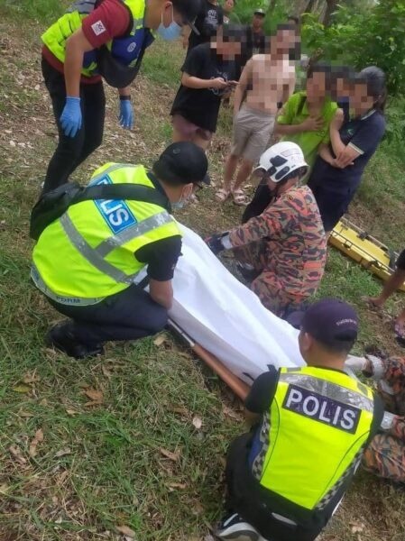 துரைராஜை போலீசார் தீவிரமாக தேடி வருகின்றனர்