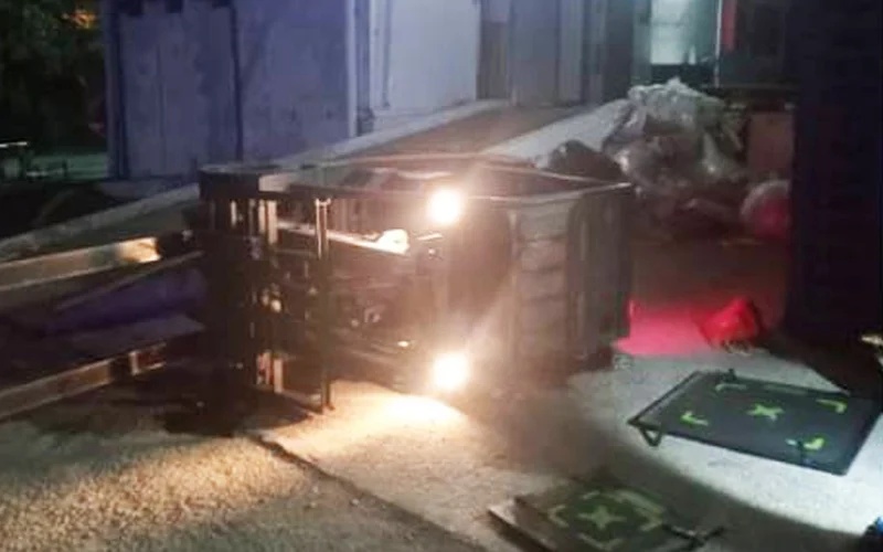 ஃபோர்க்லிஃப்ட் பார வண்டியில் அடியில் சிக்கி தொழிலாளி மரணம்