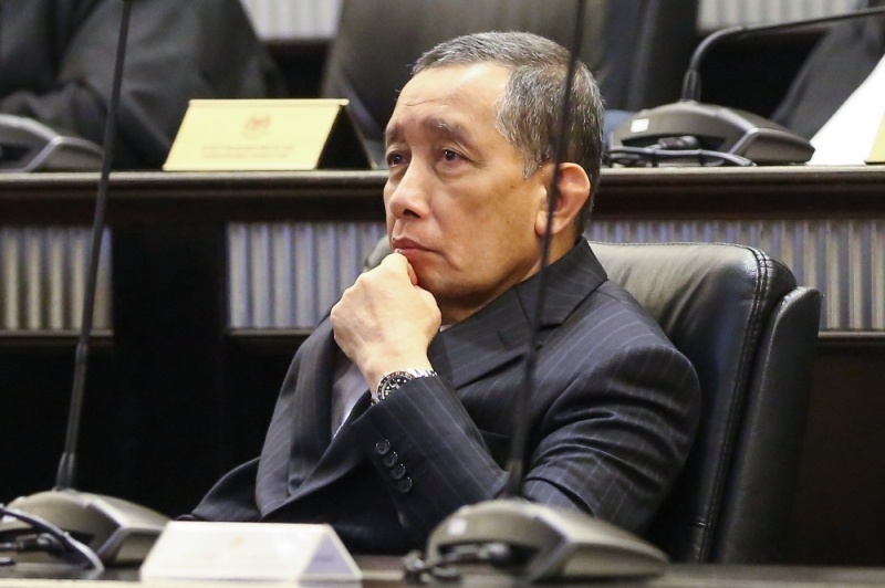 விடுப்பில் சென்றுள்ளார் சட்டத்துறை தலைவர்