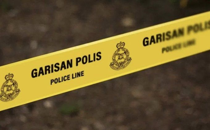 நான்கு நபர்களை போலீசார் தேடி வருகின்றனர்