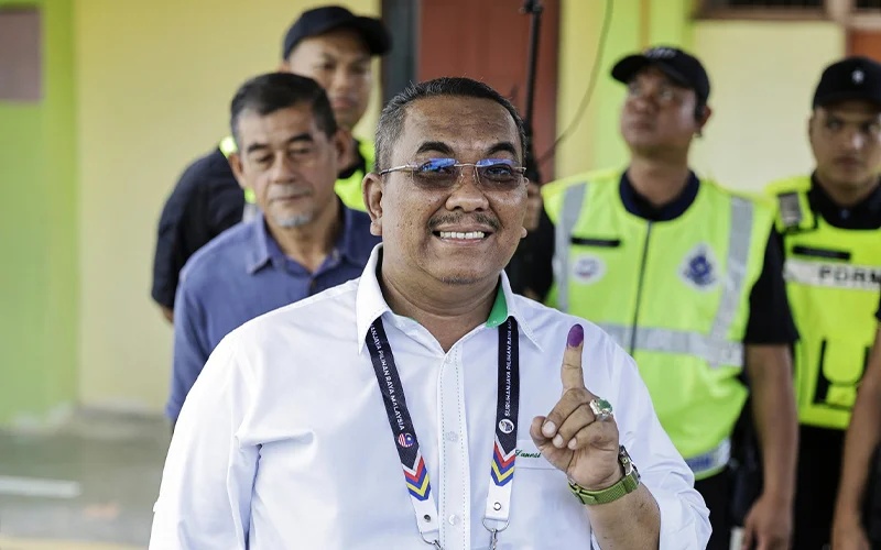 அரசியல் கட்சிகளின் பெரும் தலைகள் உருளலாம்