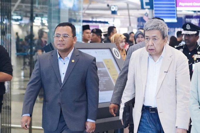 சுல்தானை இன்று சந்திக்கிாறர் அமிருடின் ஷாரி