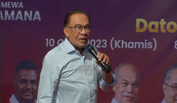 தொழிலாளர்களின் சம்பளத்தை உயர்த்த  சிறப்பு நிதியை ஏற்படுத்த அரசாங்கம் திட்டம்