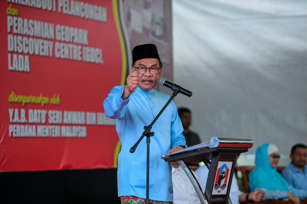 வரும் பட்ஜெட்டில் அரசாங்க ஊழியர்களுக்கு சம்பள உயர்வு - பிரதமர் டத்தோஸ்ரீ அன்வார் அறிவிப்பு