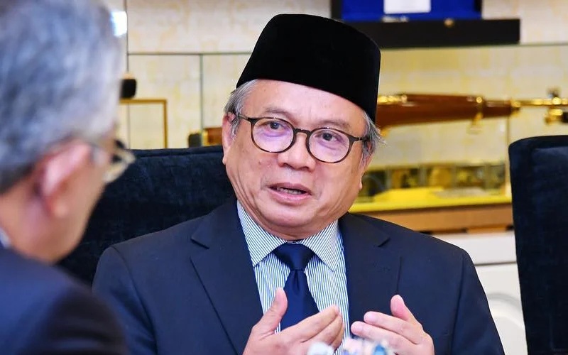 மனித உரிமை ஆணையத் தலைவர் பதவி விலகினார்