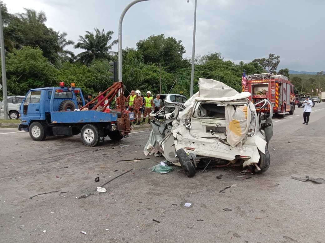 கணவர் மரணம், மனைவி படுகாயம்