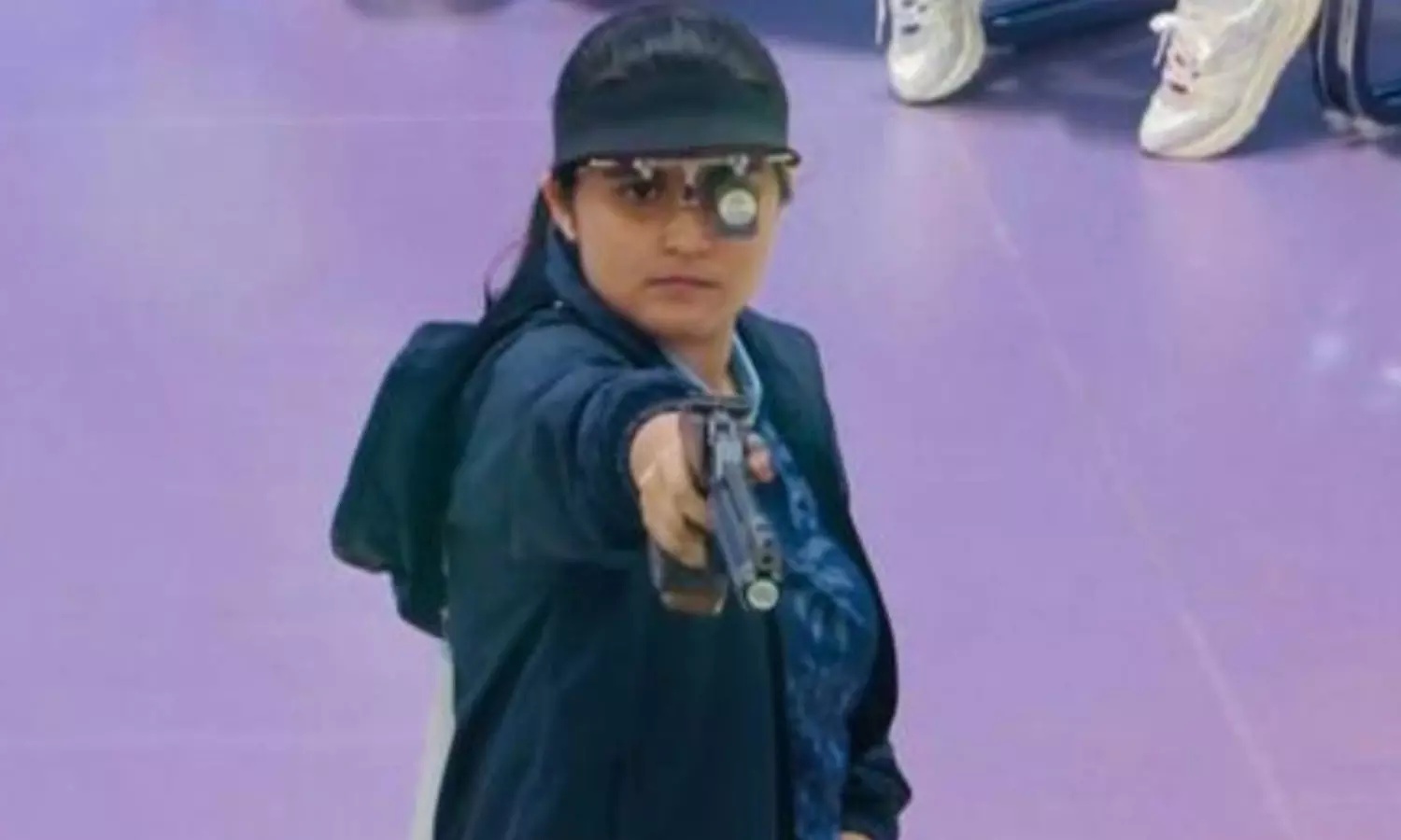 ஆசிய விளையாட்டு போட்டி- துப்பாக்கி சுடுதல் போட்டியில் தங்கம், வெள்ளி வென்ற வீராங்கனைகள்... லைவ் அப்டேட்ஸ்