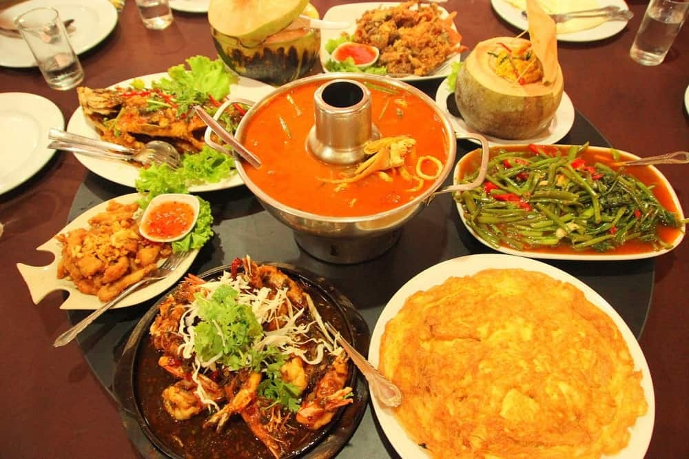 வெளியில் அடிக்கடி உணவு உண்ணும் கலாச்சாரம்