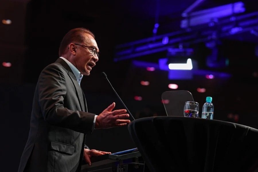 சிங்கப்பூருக்கு ஒரு நாள் அலுவல் பயணம்