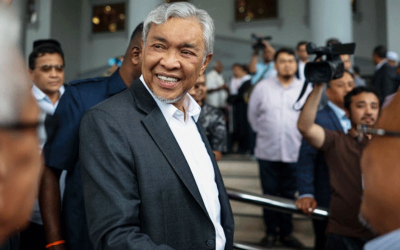 நாடாளுமன்றத்தில் விவாதிப்பதா?