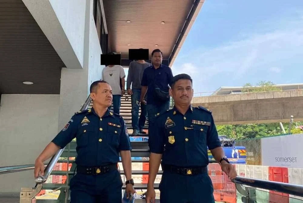 நான்கு இந்திய பிரஜைகள் குற்றஞ்சாட்டப்பட்டனர்