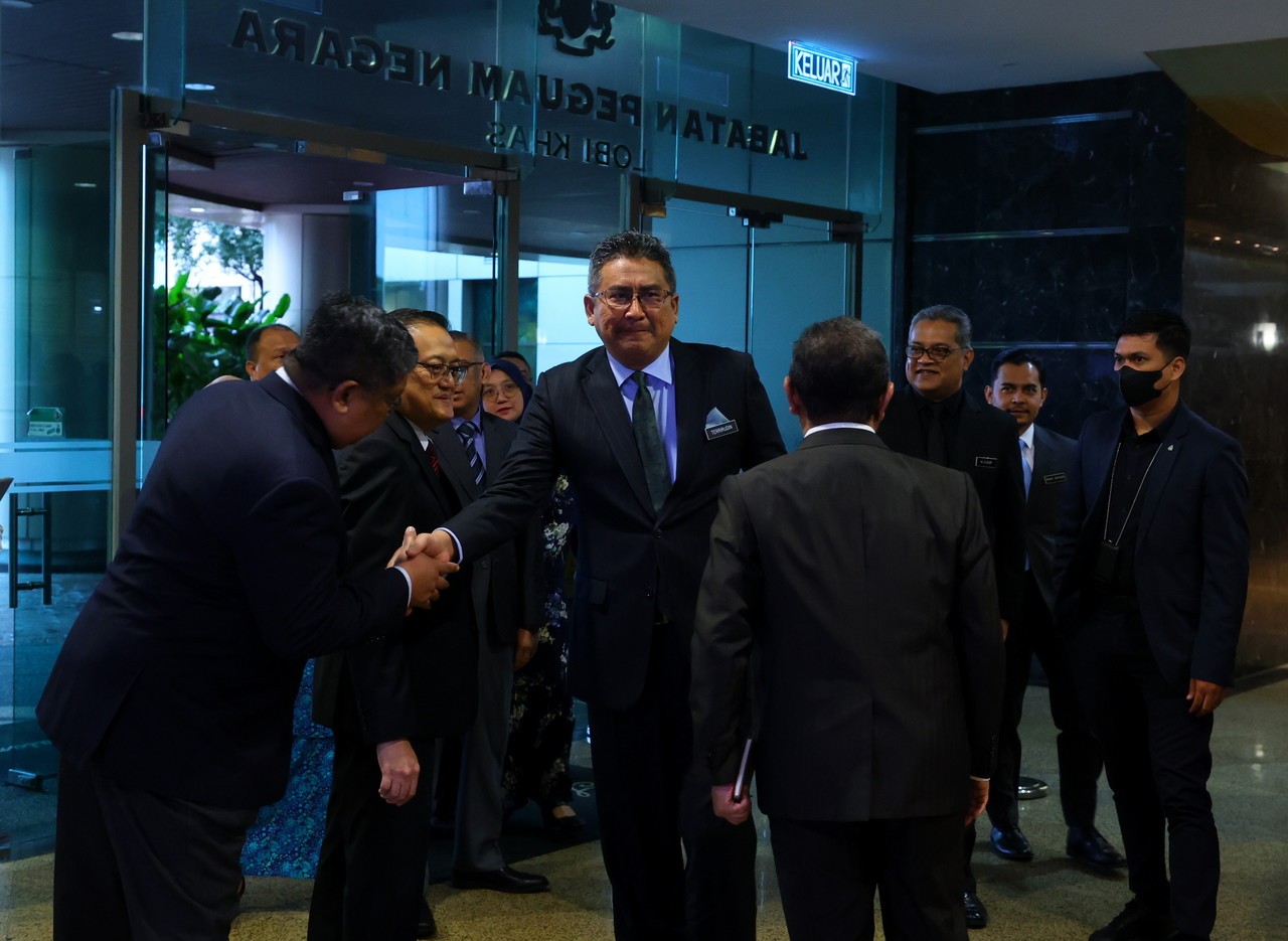 புதியப் பொறுப்பை அதிகாரப்​பூர்வமாக ஏற்றார் டத்தோ தெரிருடின் முஹமாட் சாலெஹ்