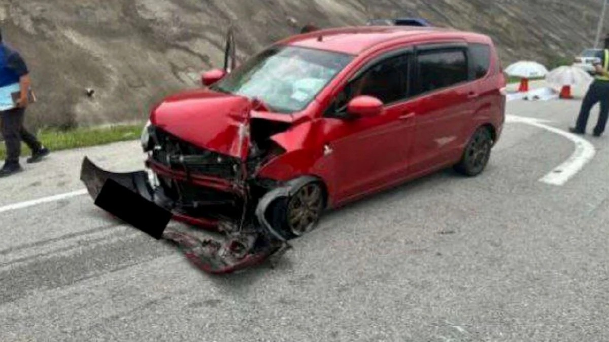 மின்சாரக் கம்பத்தில் மோதி ஆசிரியர் மரணம்