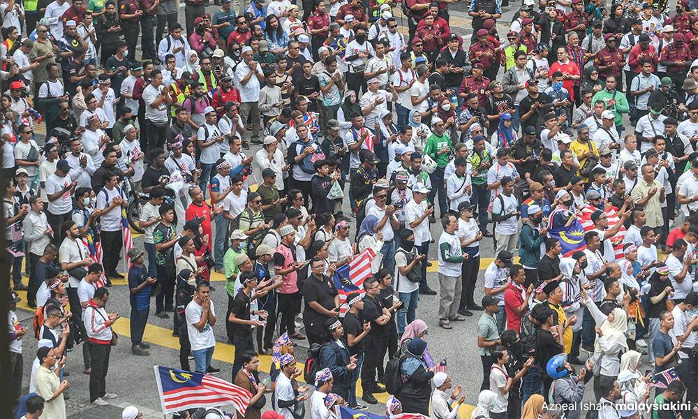 ஏஎம்கே சரவாக்: பிஎன் செமரி ஹரி மலேசியாவின் தொகுப்பு