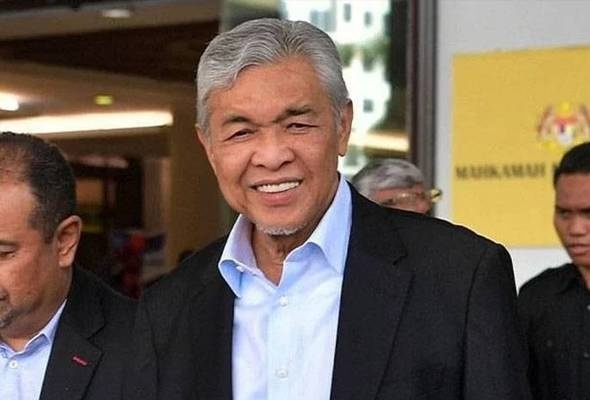 அகமட் ஜாஹிட் விடுவிப்பு, விளக்கம் கோருவதற்கு முன்னாள், இந்நாள் சட்டத்துறை தலைவர்களுக்கு அழைப்பாணை