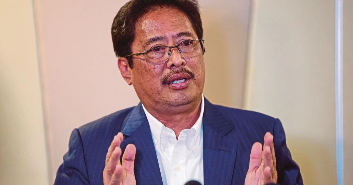 குற்றச்சாட்டை மறுத்துள்ளார் அஸாம் பாக்கி